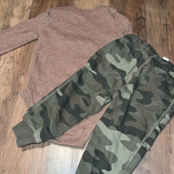 Carter’s baby boy outfit size 12 months - Picture 5 of 5